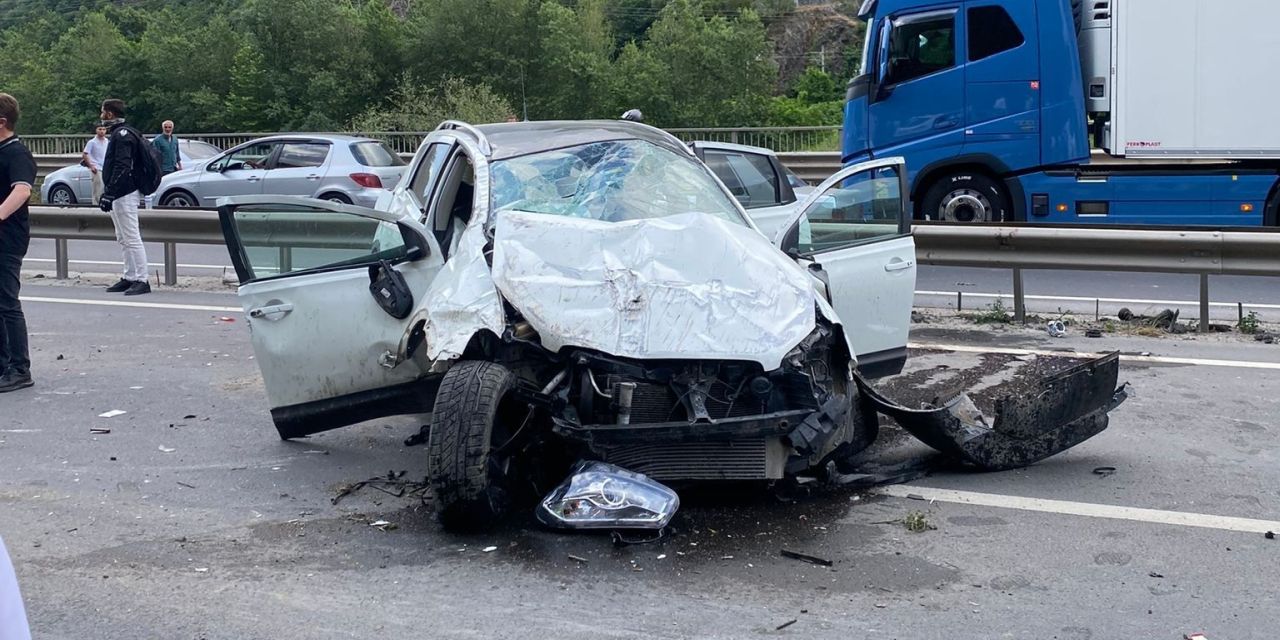 Önce kanala ardından bariyerlere çarptı, 3 yaralı