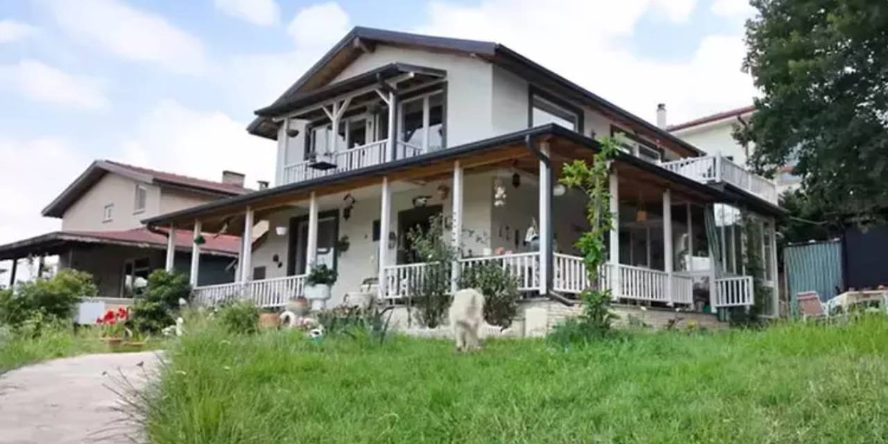 İstanbul’u terk eden ünlü oyuncu kendi evini kendi yaptı