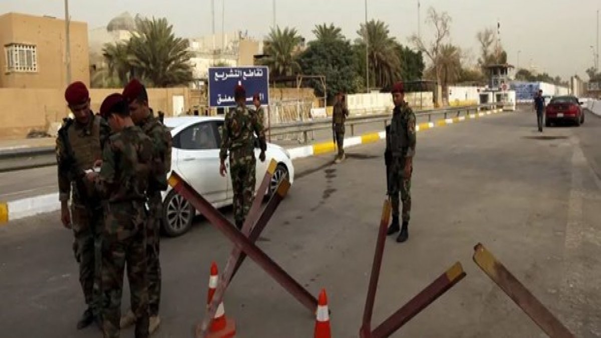 Bağdat'ta askeri kampa füze saldırısı