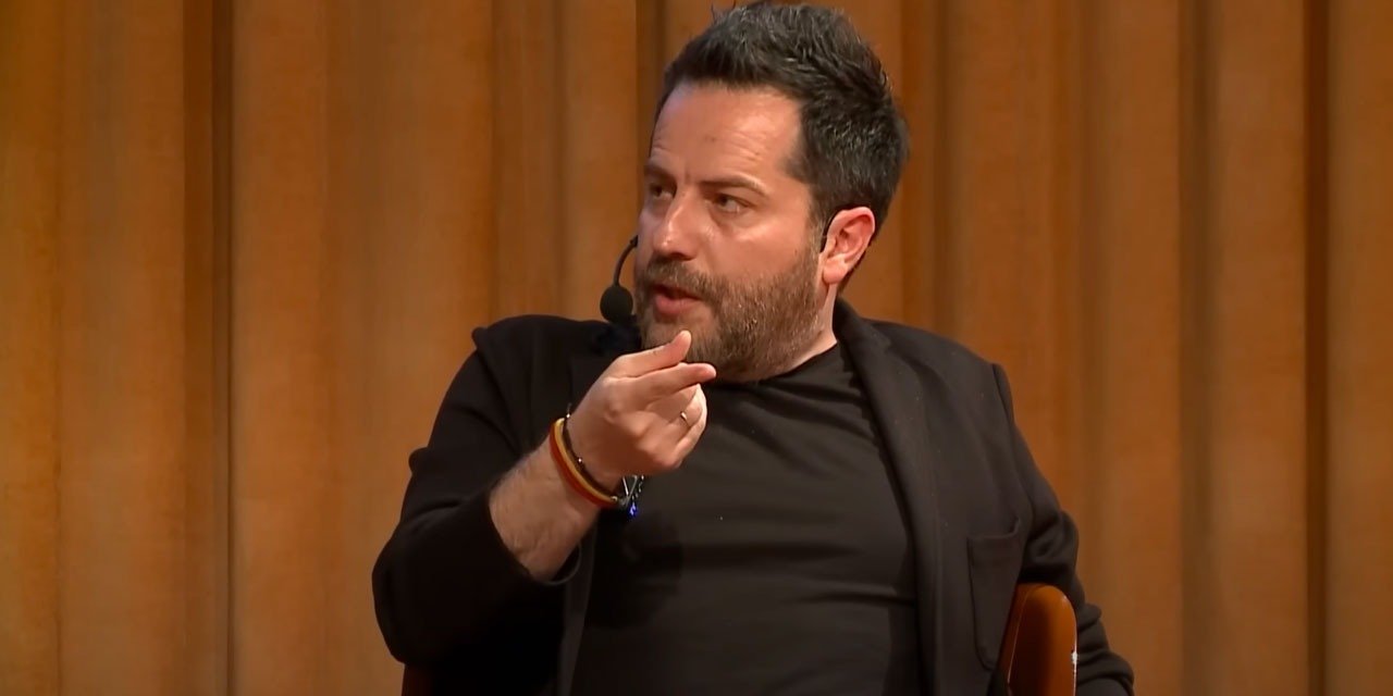 Erden Timur imzayı attı