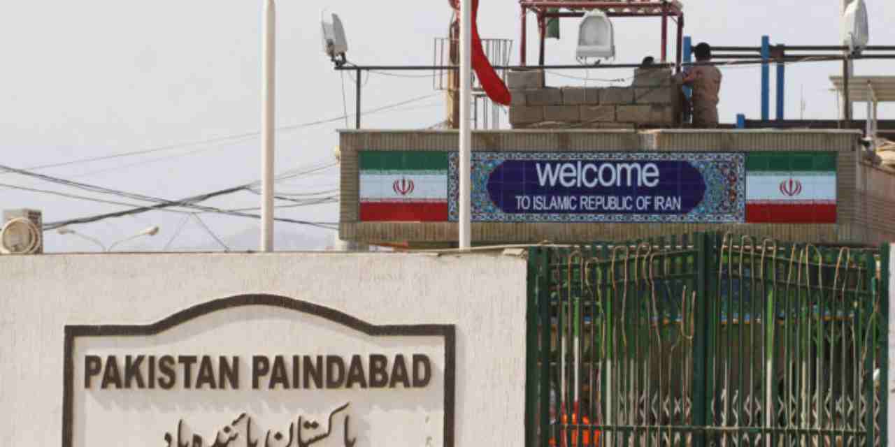 Pakistan, İran sınır kapısını kapattı
