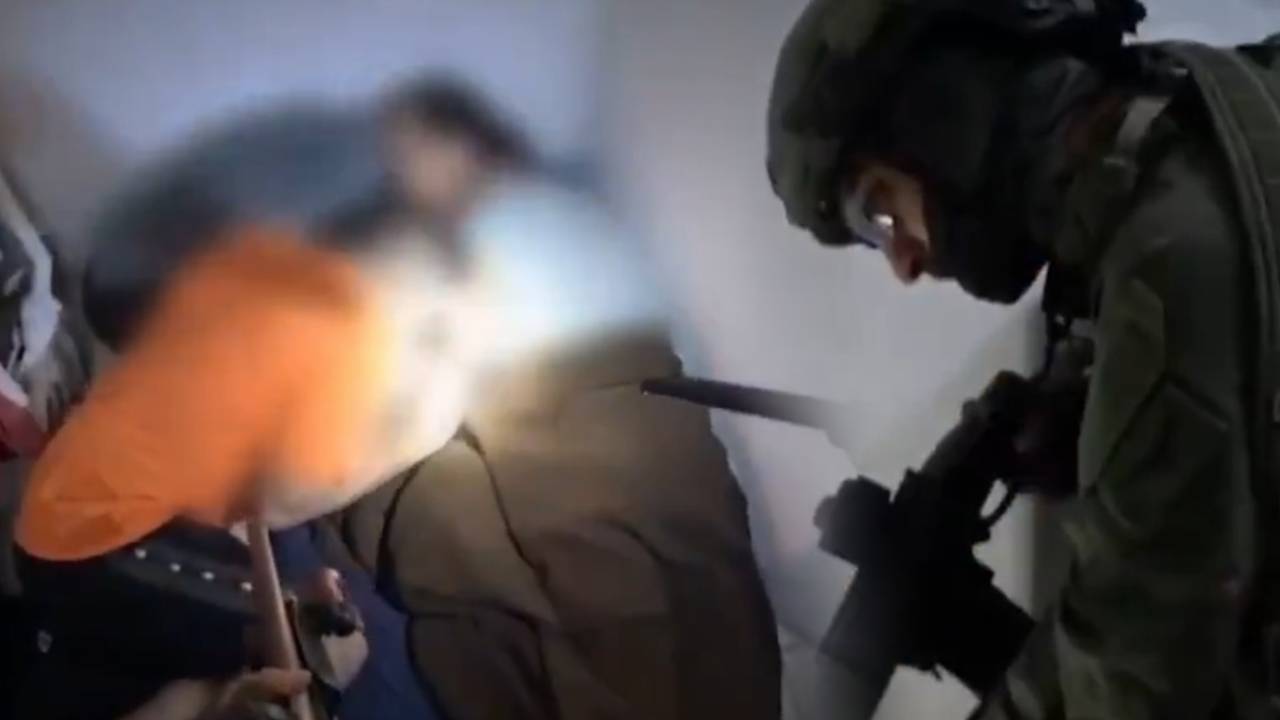 İsrail kendi hapishanesini bastı!