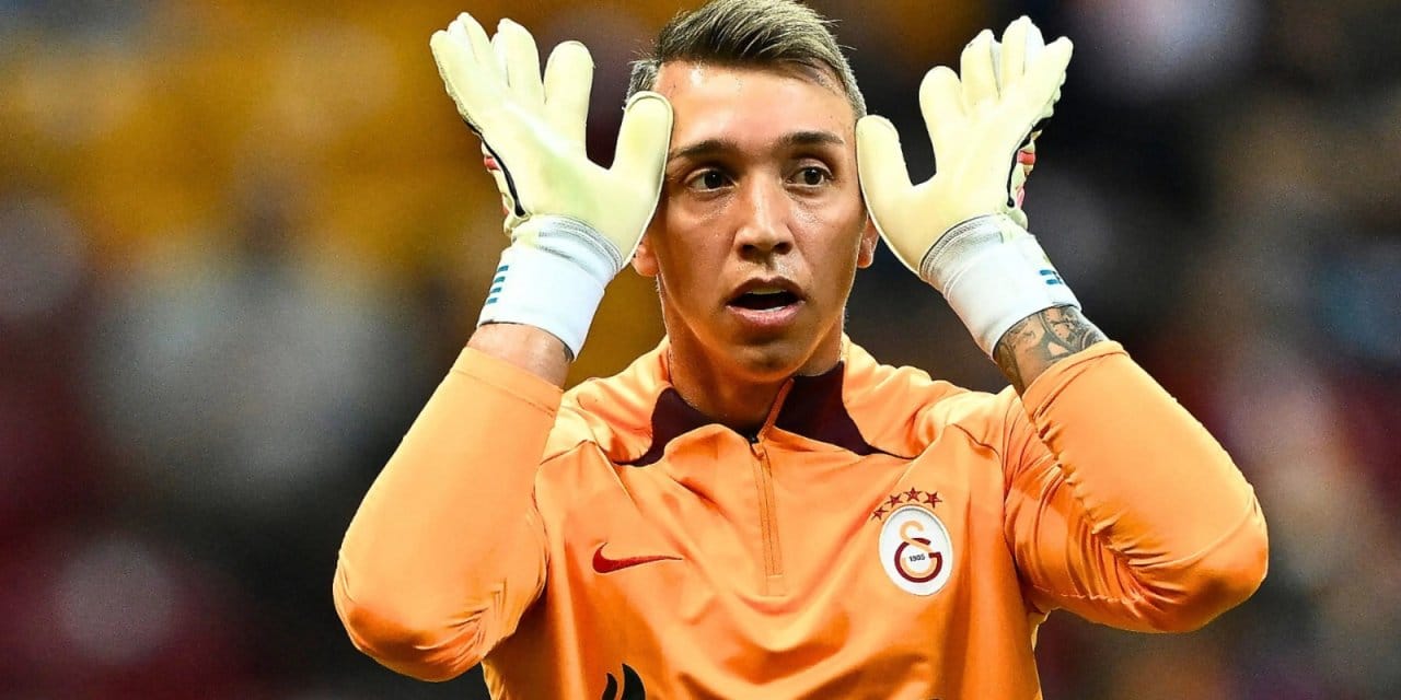 Muslera Galatasaray'daki takım arkadaşını eleştirdi: Kafasında sadece Fenerbahçe var