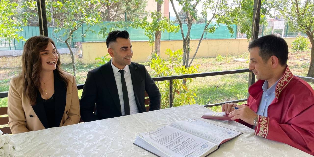 Hayatlarının imzasını görev yaptıkları yerde attılar