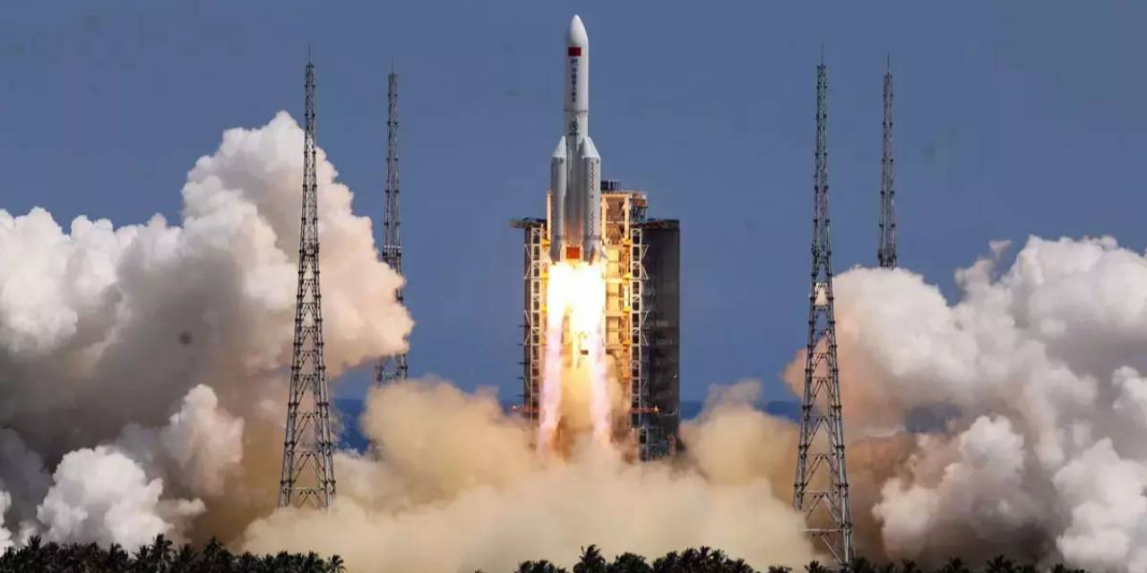 Çin yeni roketini fırlattı: 20 saniyede hedefe ulaştı