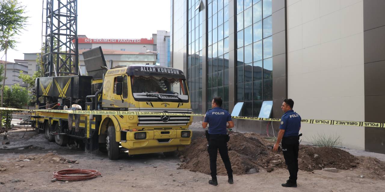 Sondaj kuyusuna düşen işçi boğularak can verdi