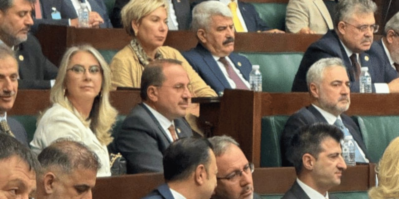 AKP Grup Toplantısı'na katılan isim dikkat çekti
