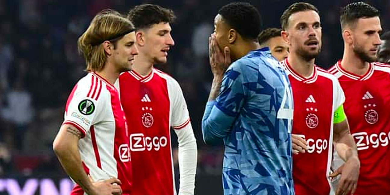 Ajax'tan Galatasaray'a gelmek isteyen futbolcuyu açıkladı