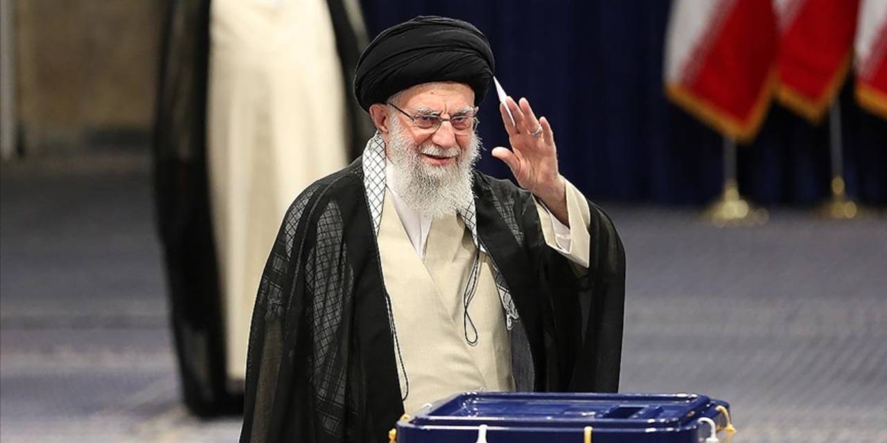 İsrail Savunma Bakanı: Hamaney modern Hitler'dir