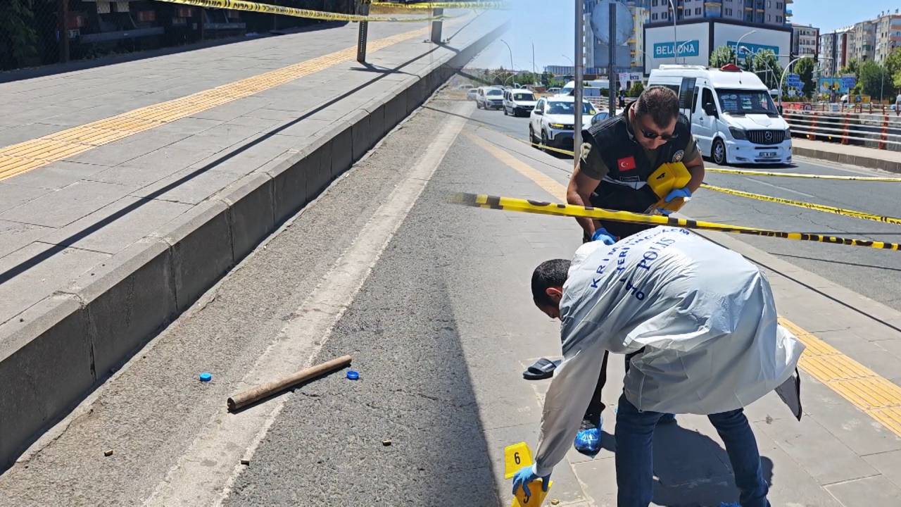 Diyarbakır’da ortalık savaş alanına döndü! Meydan kavgasında 3 yaralı