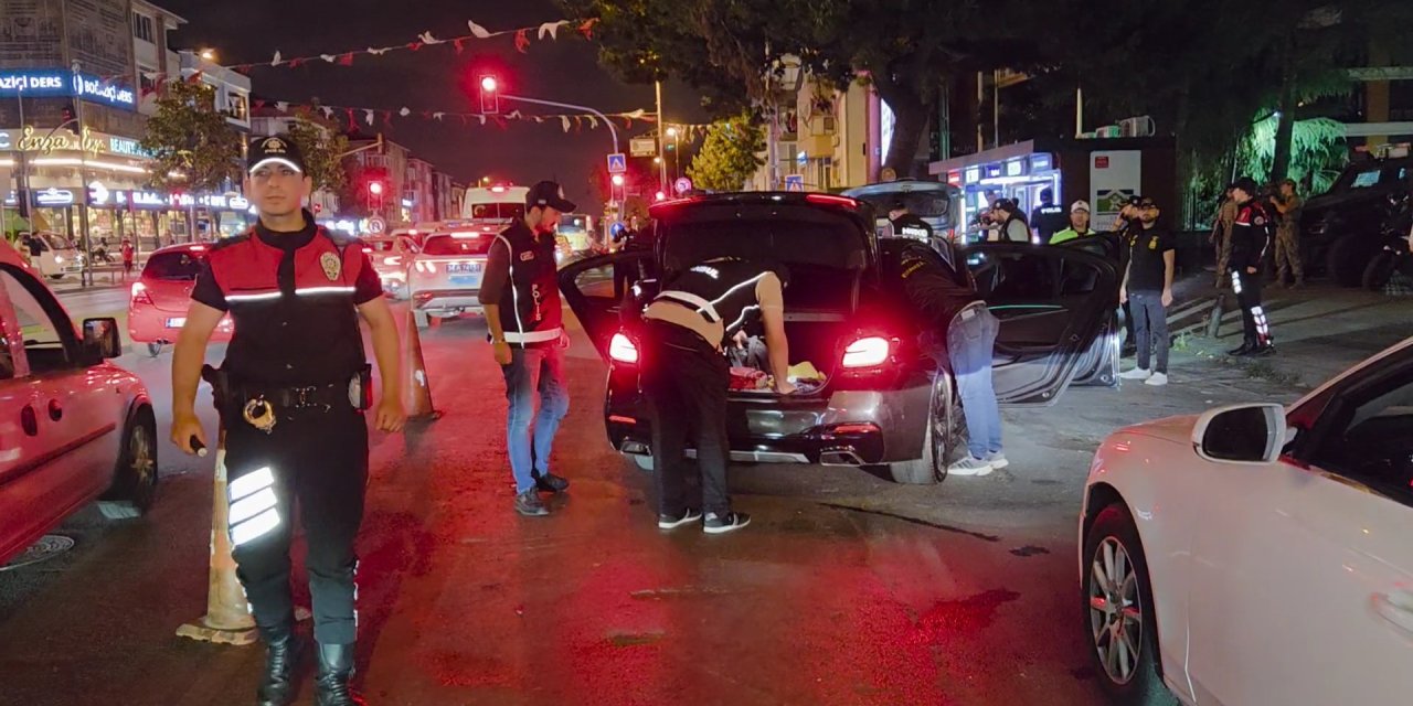 İstanbul’da gece denetimi: Emniyet Müdürü katıldı trafiğe ceza yağdı