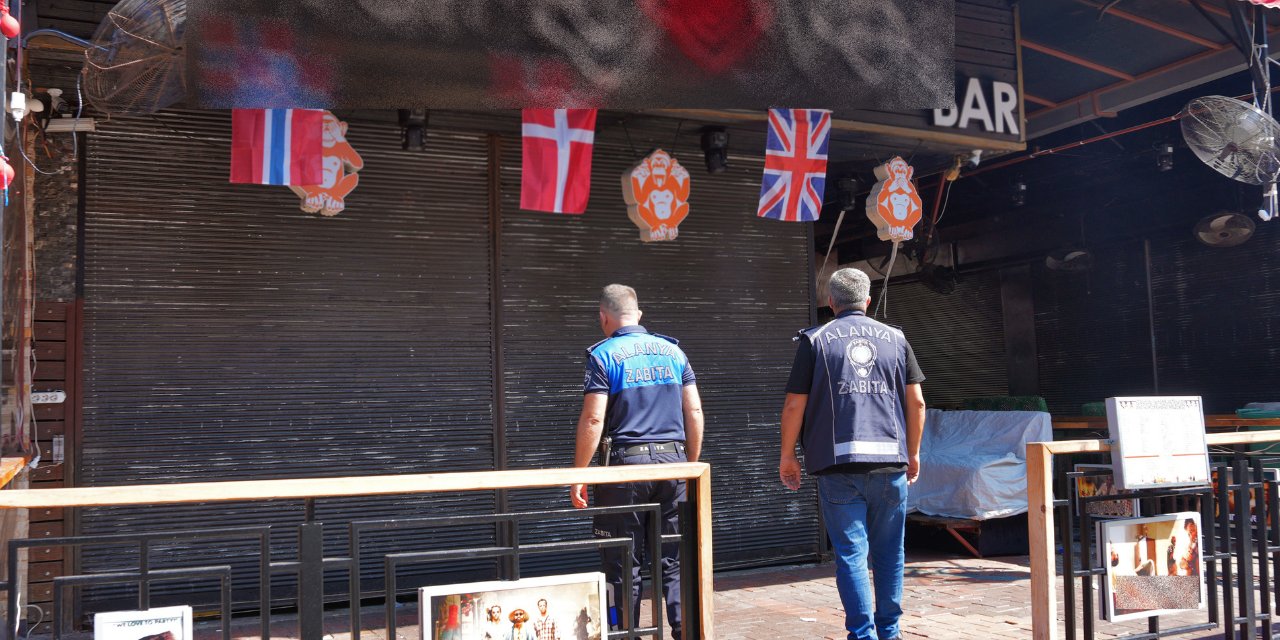 Alanya'da "Hayasızca hareket" yapılan bar kapatıldı