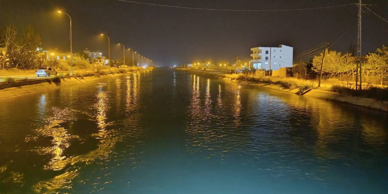 Küçük çocuk kanala düşen bisikletini almak isterken kayboldu