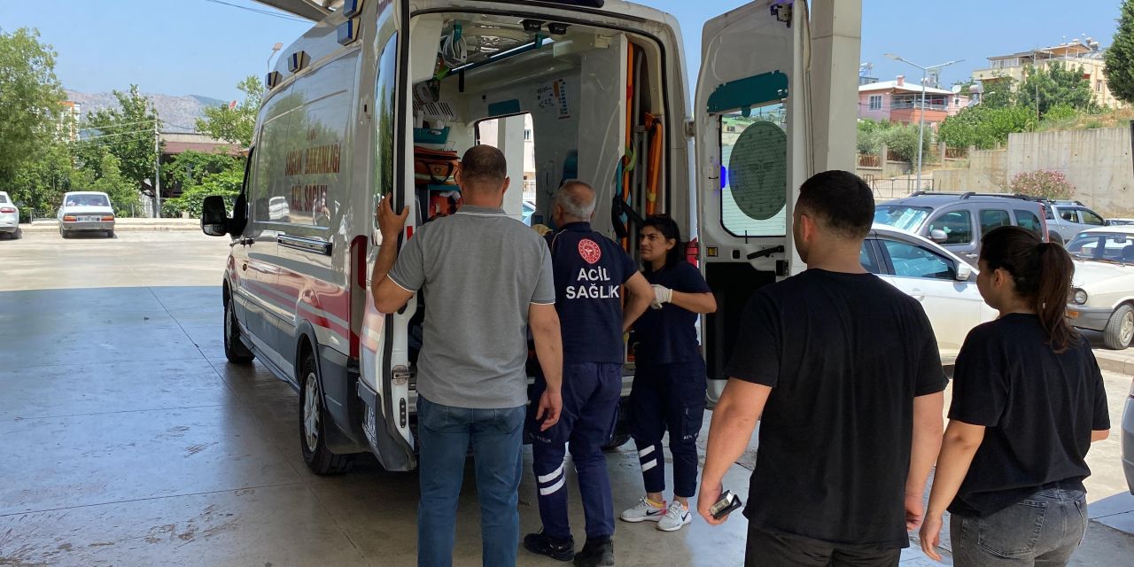 Yangını söndürmeye giderken devrildi: 2 yaralı