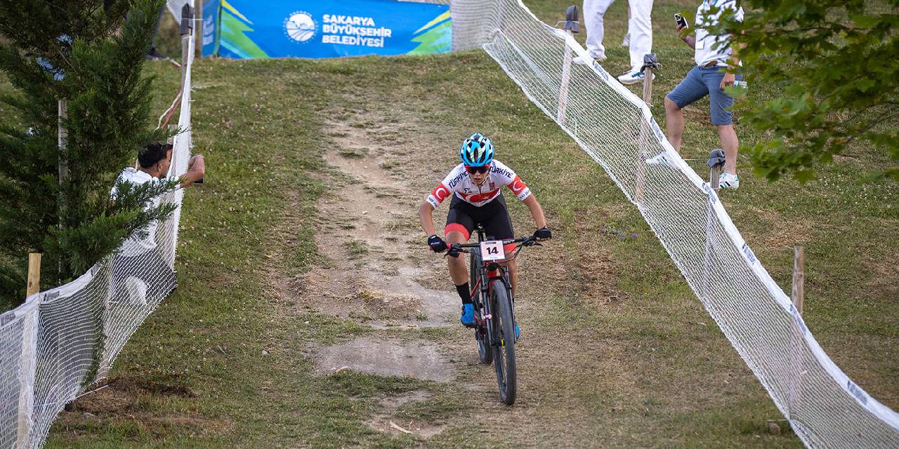 Dünya Şampiyonası'nda lastikler patladı: Sıralama değişti