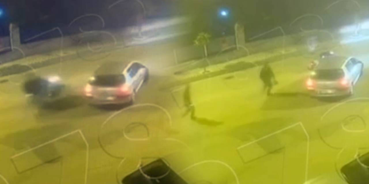 Ehliyeti yok diye kaçmak istedi, otomobile çarptı: Kaza anı kamerada