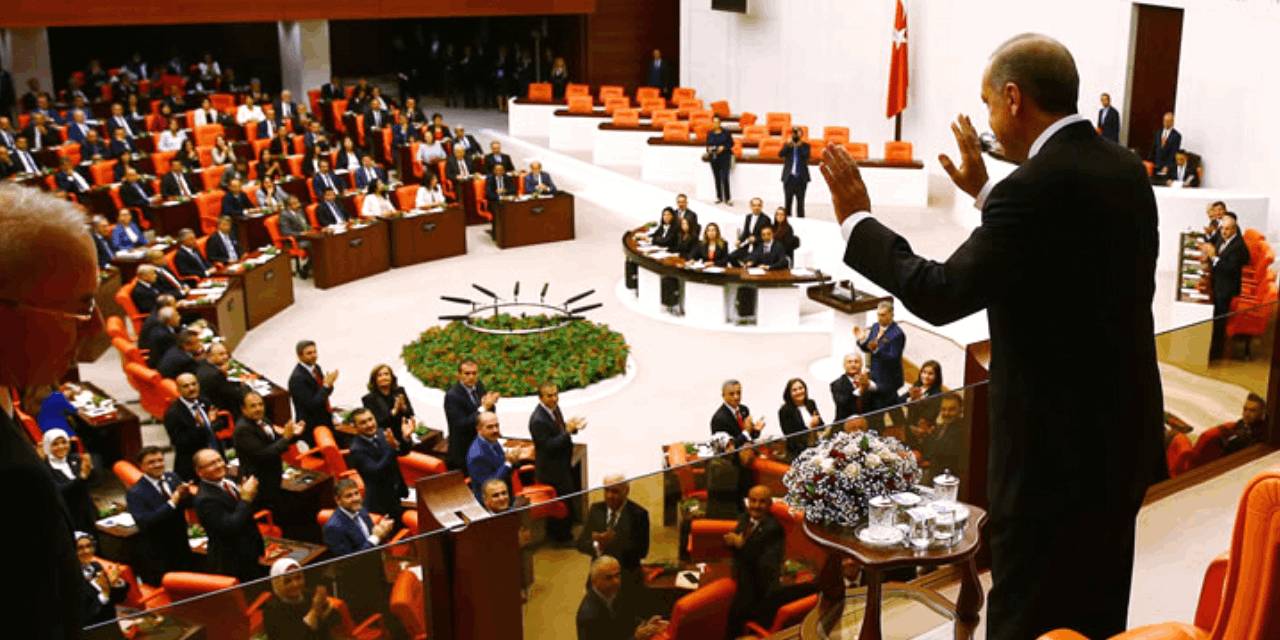 AKP anayasa değişikliği için düğmeye bastı! Hedefte bu 3 partinin vekilleri var