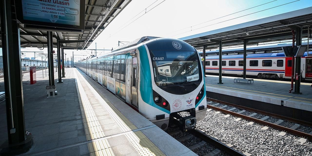 Marmaray'da bir kişi intihar etti