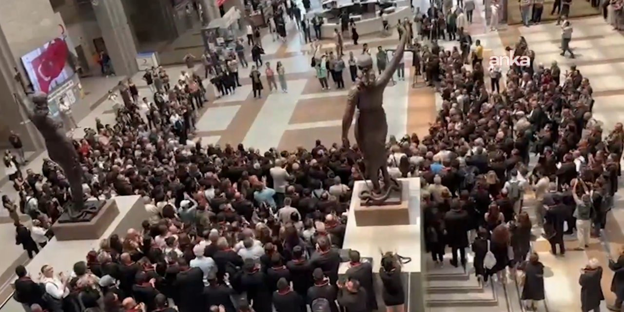Avukatlardan Çağlayan'da Pehlivan protestosu