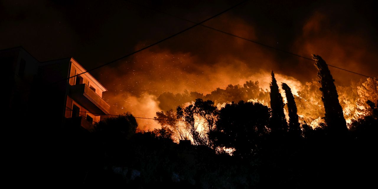 Türkler kapıda vizeyle gidiyordu, Yunan adası alevlere teslim!