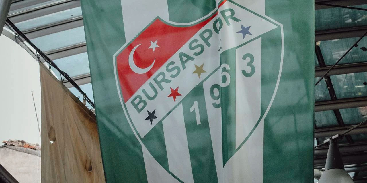 Galatasaray'dan sonra şimdi de Bursaspor: İmzalar atıldı