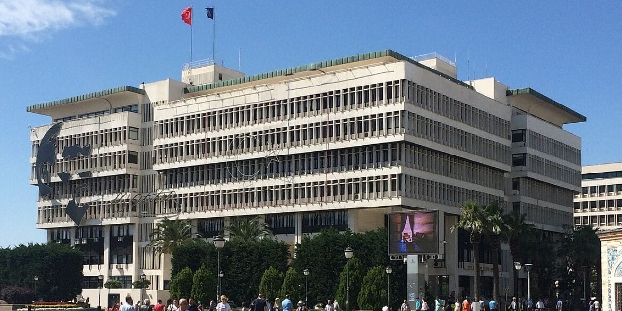 İzmir’de belediyeye bağlı üç atık tesislerine milyonluk para cezası kesildi