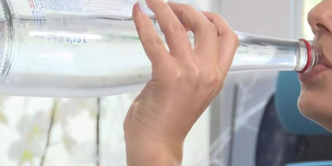 Cam şişe kullananlara kötü haber! Mikroplastik 50 kat fazla...