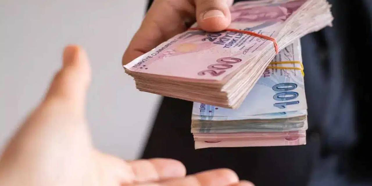 Resmen açıklandı: En düşük maaşlara yüzde 75 zam geldi