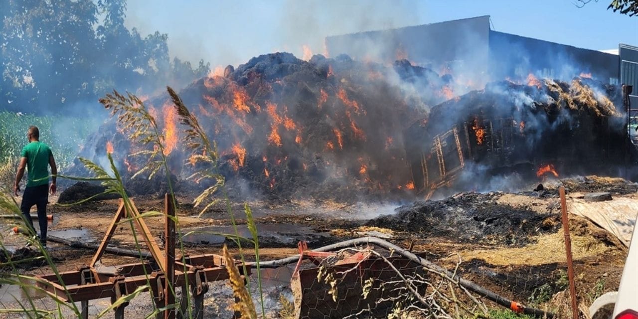 Bursa’da saman yüklü kamyon alev alev yandı