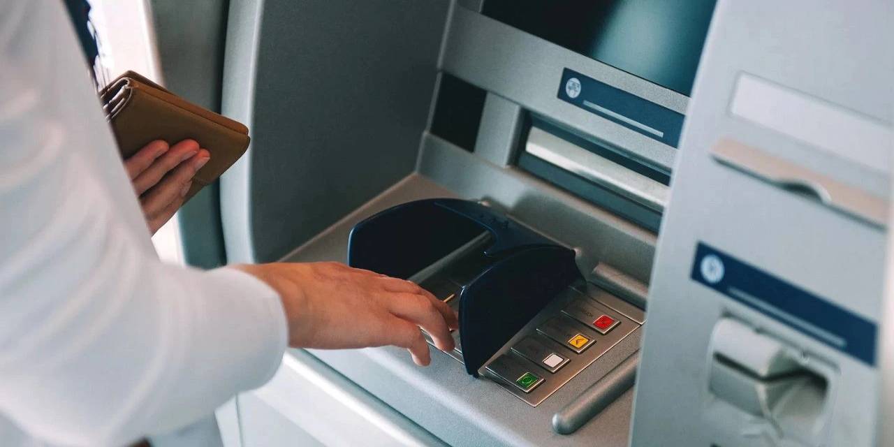 ATM'lerde yeni dönem: Para çekme limitleri değişiyor