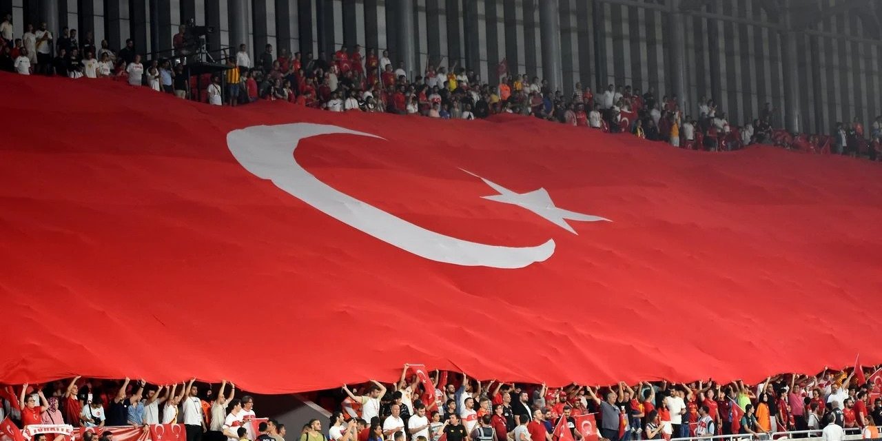 Milli takım "Var mısın yok musun" maçında: Naklen şifresiz kanalda