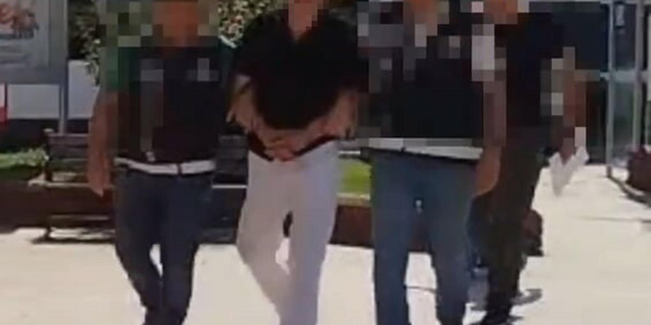 Çatıdan balkona atlamaya çalışırken yakayı ele verdi