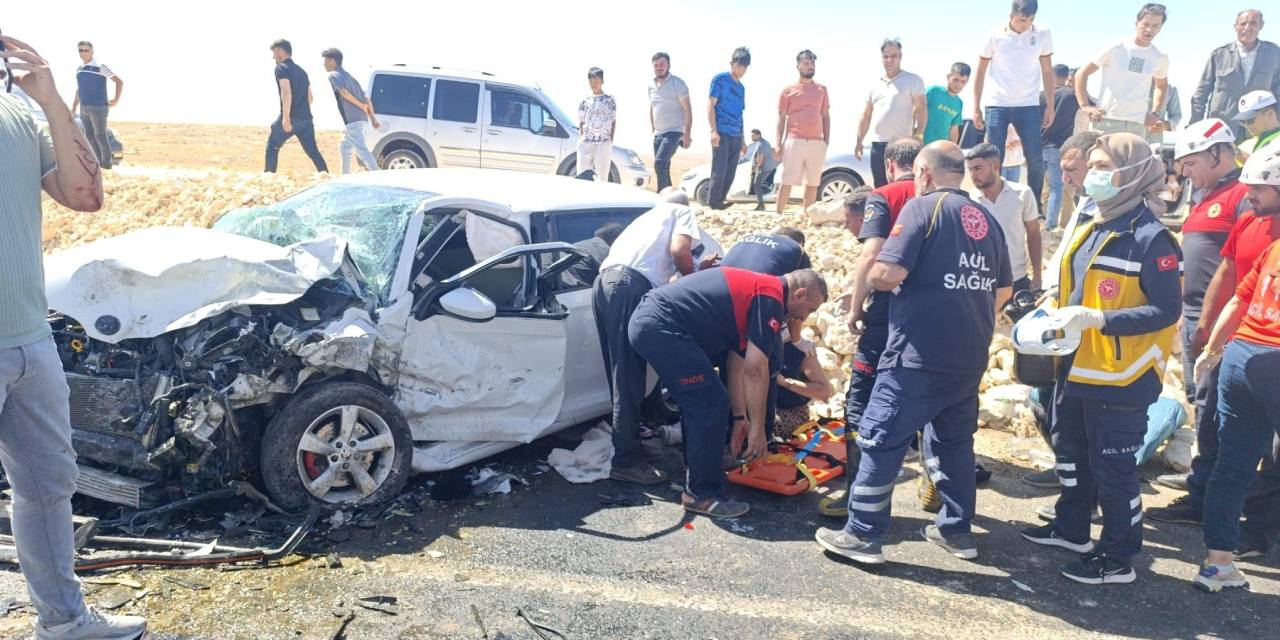 Şanlıurfa'da kafa kafaya çarpıştı: 5 yaralı