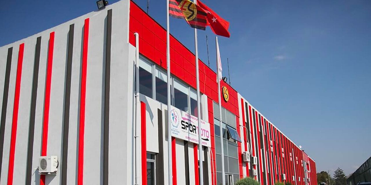 Mahalle muhtarı Süper Lig'in eski devinden alacaklarını sildi