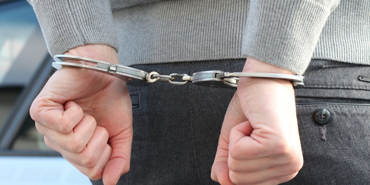 Eve kurşun yağdırdılar, polis harekete geçti : 2 kişi gözaltında