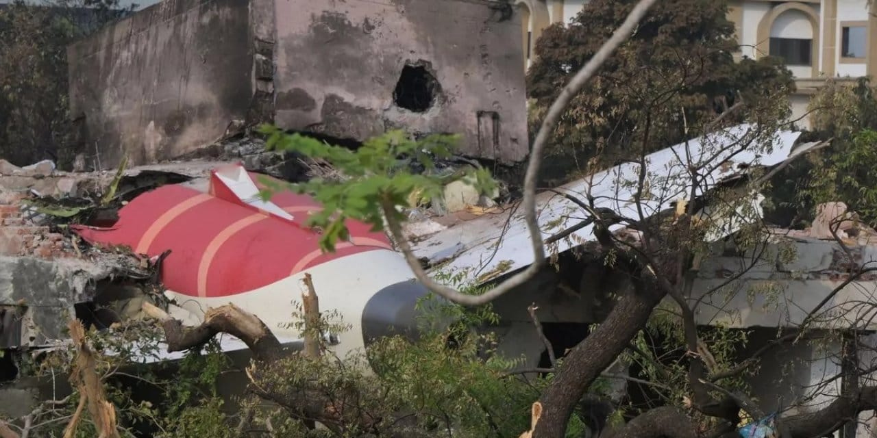 260 kişi feci şekilde can vermişti! Uçak kazasında sabotaj ihtimali