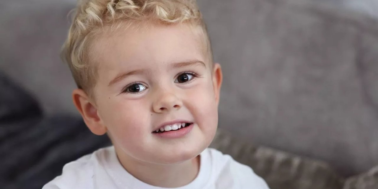 Üç yaşındaki çocuk iki yıldır yemek yemiyor