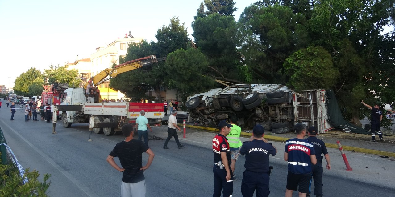 Freni patlayan kamyon dehşet saçtı: Yaralılar var