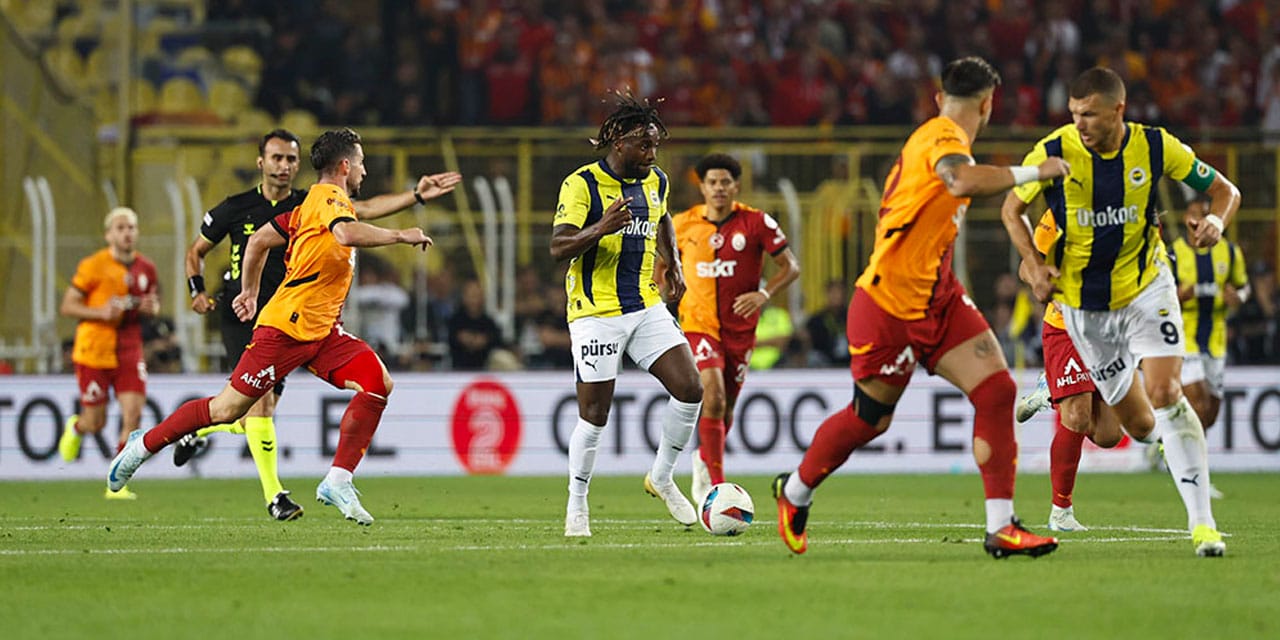 Galatasaray Fenerbahçe'ye yardım etti: Mesut Özil olay oldu