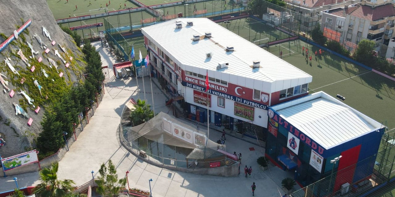 102 yıllık kulübün efsane başkanı takımı satacağını açıkladı