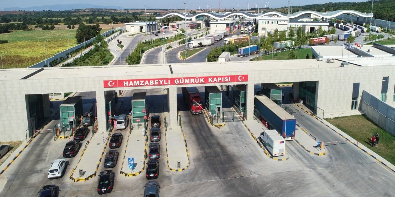 Akın akın Türkiye'ye geliyorlar