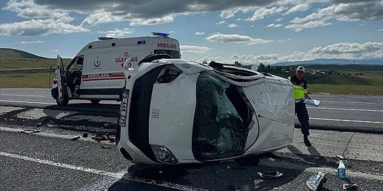 Bilecik'te devrilen  otomobildeki 5 kişi yaralandı