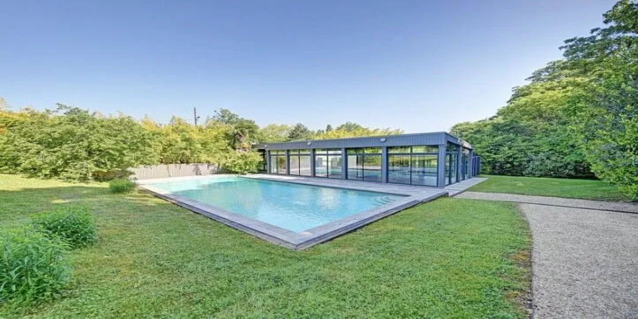 Tarihi ev 220 milyon TL'ye satıldı: Moda devi o evde sadece bir gece kalmıştı