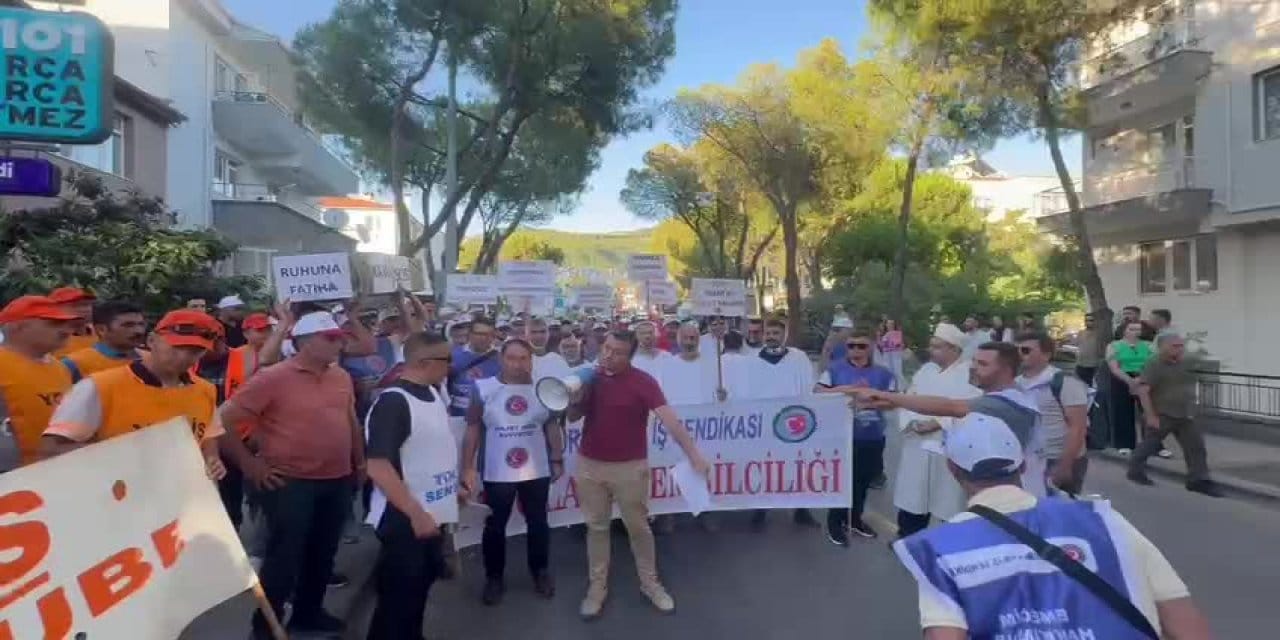 AKP binası önünde tabut ve imamlı eylem