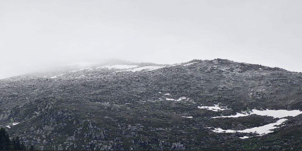 Türkiye yanarken o ilimiz donuyor
