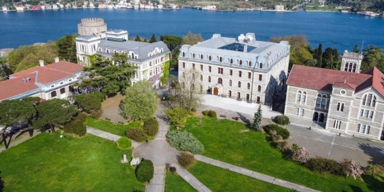 Boğaziçili akademisyene 'kahve ısmarladığı' gerekçesiyle soruşturma!