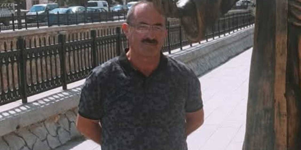 Devrilen iş makinesinin altında kalan adam hayatını kaybetti