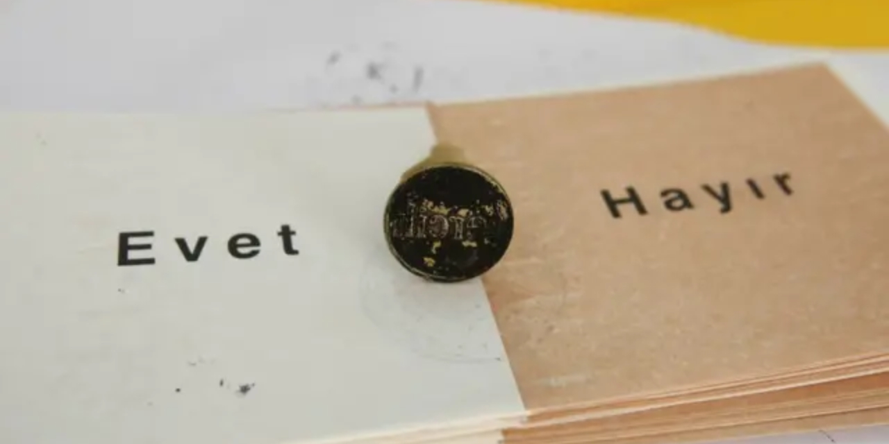 Erdoğan'ın başdanışmanı referandum sinyalini verdi