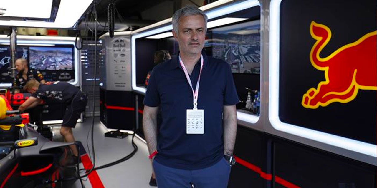 Mourinho ile poz verdi: 24 saat geçmeden büyük şok yaşadı