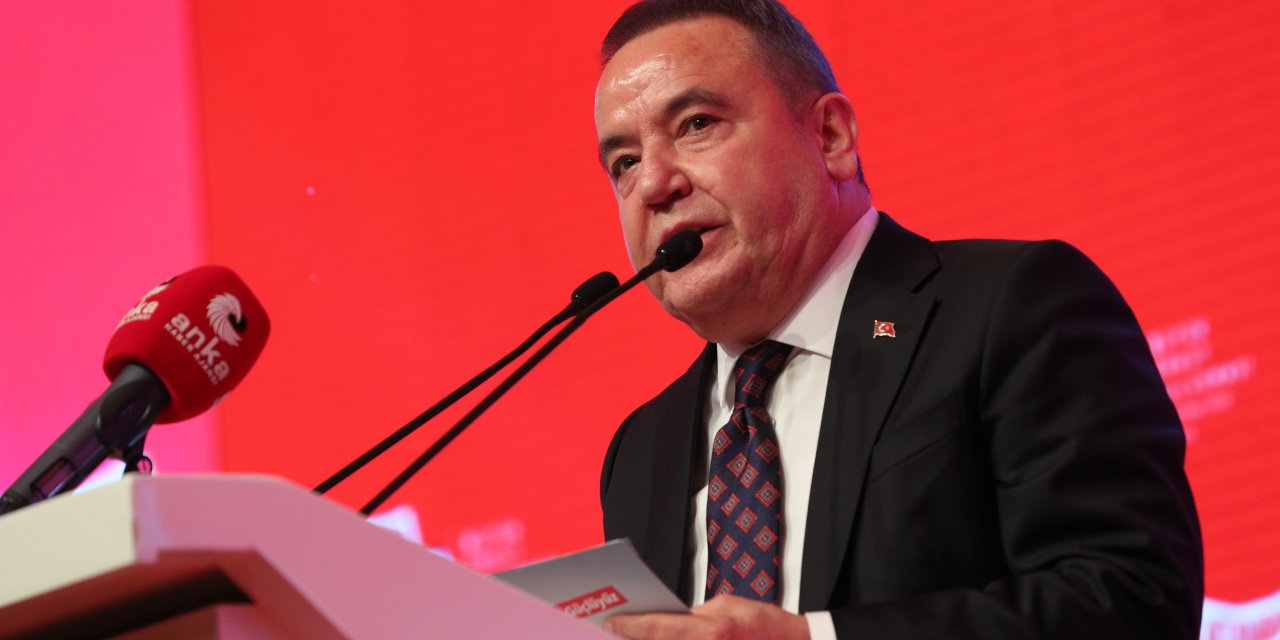 Muhittin Böcek’ten Antalya mitingine mesaj: Onlar bizi tutsak ettikçe çoğalacağız